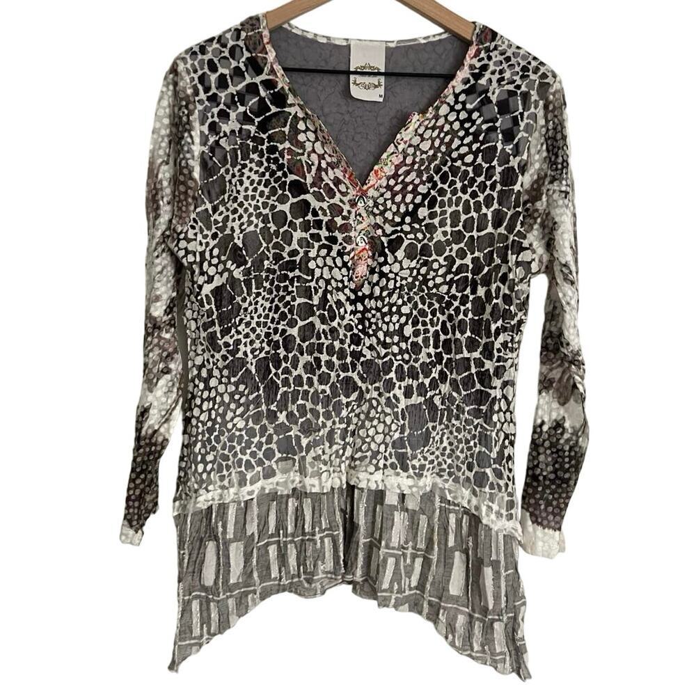 Flew De Lis Blouse Tunic Women’s Sz M Bohemian Mixed Media Shark Bite Hem Gray
